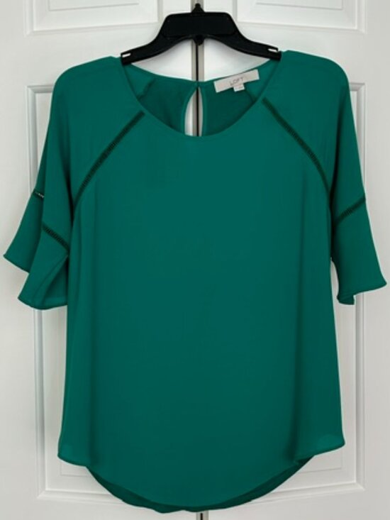 LOFT Tops - LOFT EUC Emerald Green Mixed Media Flutter Sleeve Button Back Blouse Small